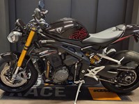 Gebrauchtmotorrad Triumph Speed Triple 1200 RS
