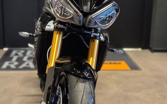 Gebrauchtmotorrad Triumph Speed Triple 1200 RS - Bild 2