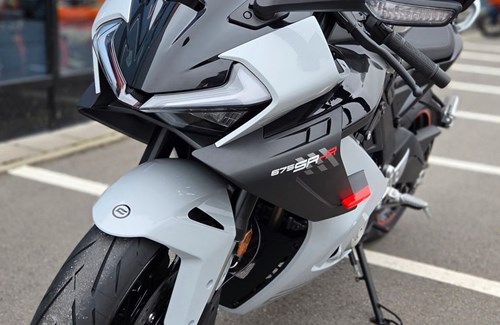 Neumotorrad CFMOTO 675SR-R