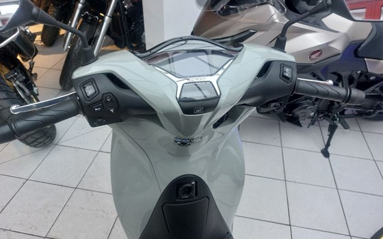 Gebrauchtmotorrad Honda SH125i - Bild 4