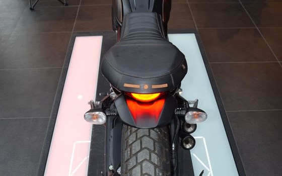 Gebrauchtmotorrad Ducati Scrambler Italia Independent - Bild 4