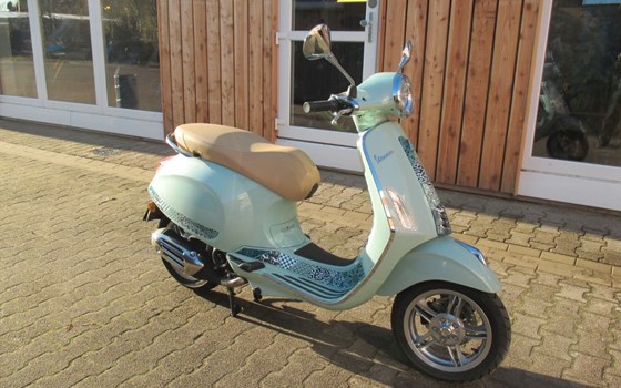 Neufahrzeug Vespa Primavera 50 Batik - Bild 1