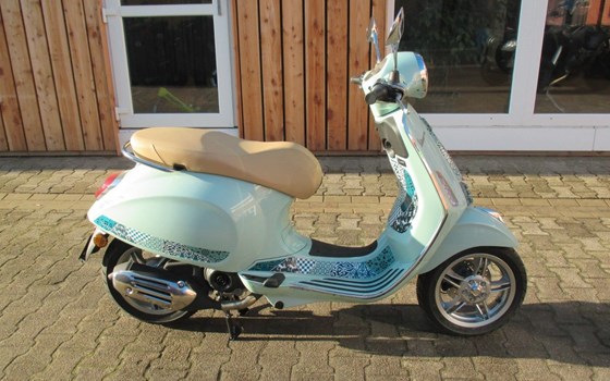Neufahrzeug Vespa Primavera 50 Batik - Bild 2