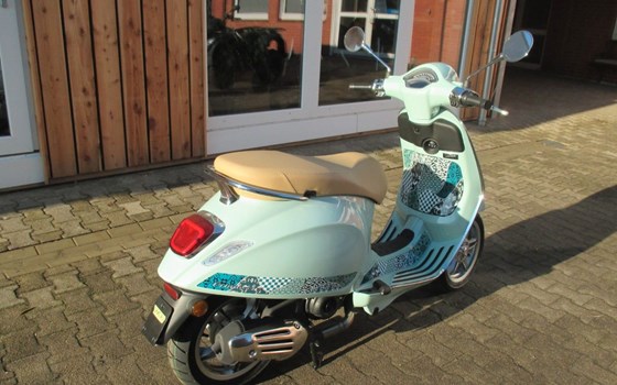 Neufahrzeug Vespa Primavera 50 Batik - Bild 3