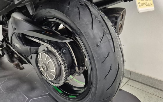 Gebrauchtmotorrad Kawasaki Ninja H2 SX SE+ - Bild 16