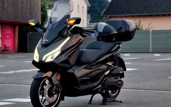 Gebrauchtmotorrad Honda Forza 350 - Bild 3