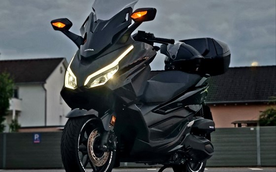 Gebrauchtmotorrad Honda Forza 350 - Bild 5