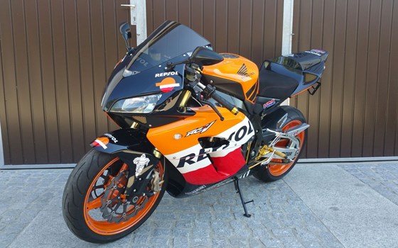 Gebrauchtmotorrad Honda CBR1000RR Fireblade - Bild 3