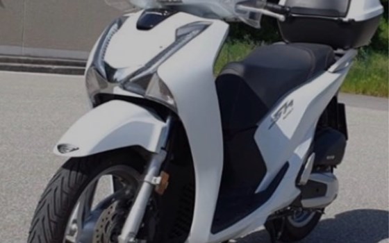 Gebrauchtmotorrad Honda SH125i - Bild 1