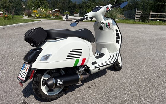 Gebrauchtmotorrad Vespa GTS 300 - Bild 9
