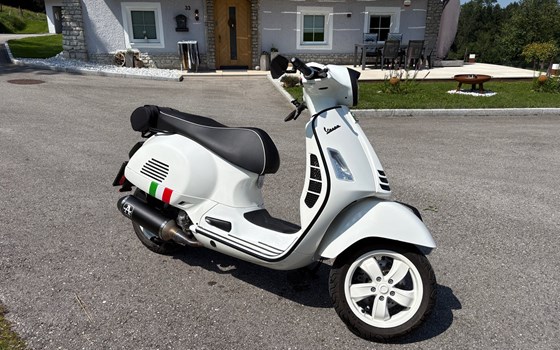 Gebrauchtmotorrad Vespa GTS 300 - Bild 7
