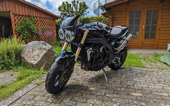 Gebrauchtmotorrad Triumph Speed Triple 1050 - Bild 1