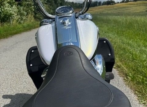 Gebrauchtmotorrad Harley-Davidson CVO Road King FLHRSE - Bild 2