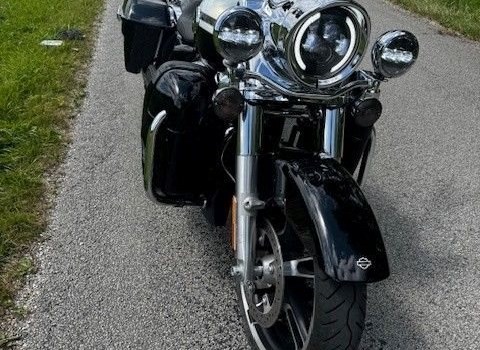 Gebrauchtmotorrad Harley-Davidson CVO Road King FLHRSE - Bild 7