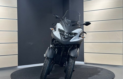 Neumotorrad Yamaha Tricity 300