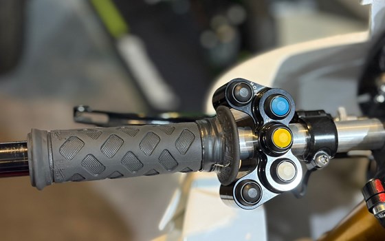 Gebrauchtmotorrad BMW S 1000 RR - Bild 9