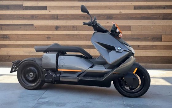 Gebrauchtmotorrad BMW CE 04 - Bild 1