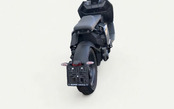 Gebrauchtmotorrad BMW CE 04 - Bild 3