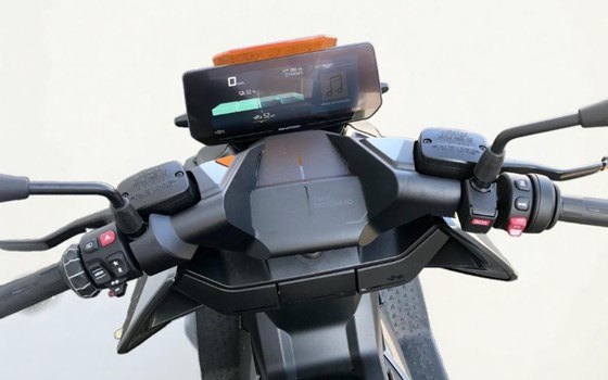 Gebrauchtmotorrad BMW CE 04 - Bild 6