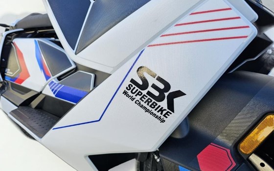 Gebrauchtmotorrad BMW CE 04 - Bild 3