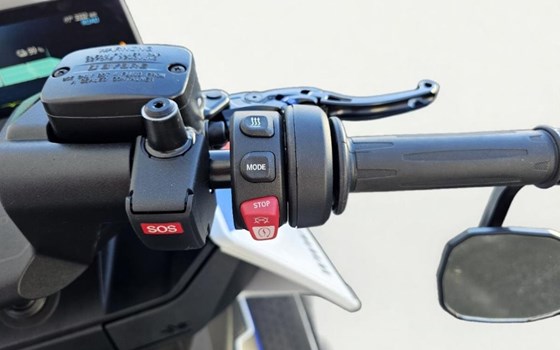 Gebrauchtmotorrad BMW CE 04 - Bild 9