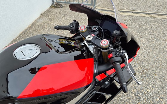 Neufahrzeug Aprilia RSV 4 - Bild 4