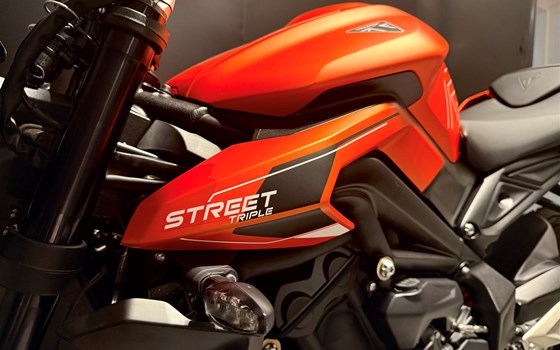 Neufahrzeug Triumph Street Triple 765 R - Bild 4