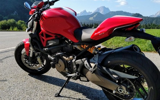 Gebrauchtmotorrad Ducati Monster 821 Stripe - Bild 1