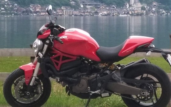 Gebrauchtmotorrad Ducati Monster 821 Stripe - Bild 12