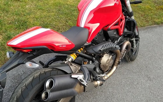 Gebrauchtmotorrad Ducati Monster 821 Stripe - Bild 4