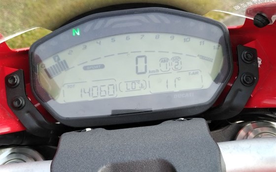 Gebrauchtmotorrad Ducati Monster 821 Stripe - Bild 6