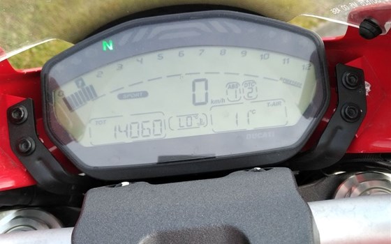 Gebrauchtmotorrad Ducati Monster 821 Stripe - Bild 6