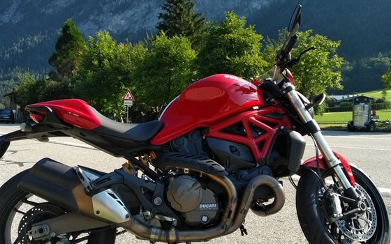 Gebrauchtmotorrad Ducati Monster 821 Stripe - Bild 9