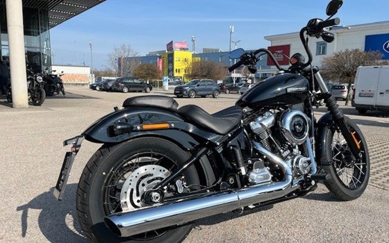 Neufahrzeug Harley-Davidson Softail Street Bob FXBB - Bild 5