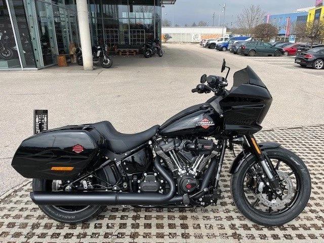 Harley-Davidson Softail Low Rider ST (Midnight Firestorm/Black Finish) - Bild 3