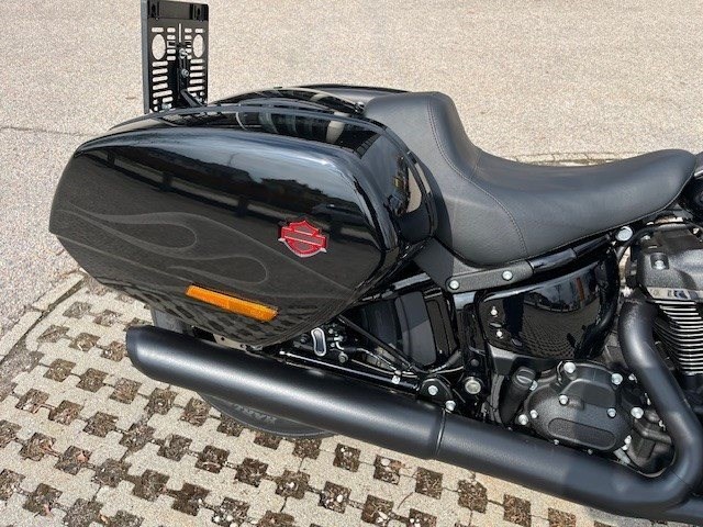 Harley-Davidson Softail Low Rider ST (Midnight Firestorm/Black Finish) - Bild 7