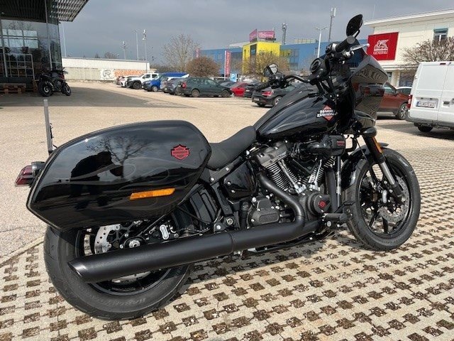 Harley-Davidson Softail Low Rider ST (Midnight Firestorm/Black Finish) - Bild 8