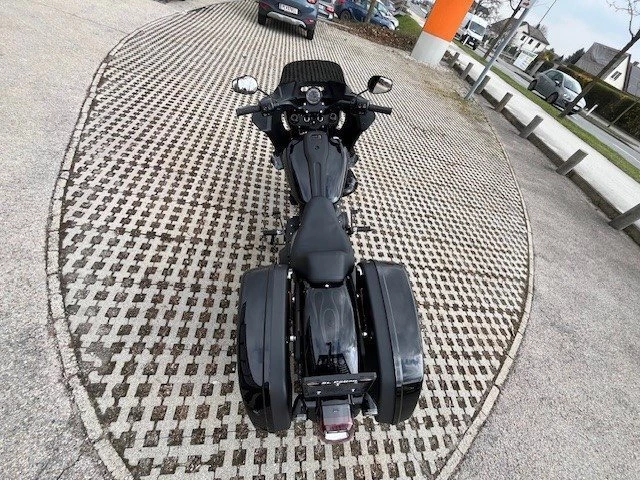 Harley-Davidson Softail Low Rider ST (Midnight Firestorm/Black Finish) - Bild 9