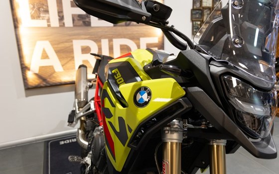 Gebrauchtmotorrad BMW F 900 GS - Bild 5