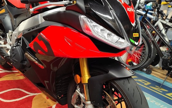 Gebrauchtmotorrad Aprilia RSV4 1100 Factory - Bild 1