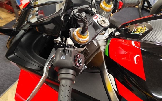 Gebrauchtmotorrad Aprilia RSV4 1100 Factory - Bild 12