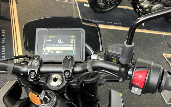 Gebrauchtmotorrad Husqvarna Svartpilen 125 - Bild 2