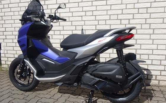Neufahrzeug Aprilia SR GT 125 - Bild 7