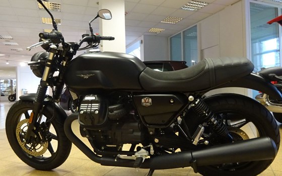 Gebrauchtmotorrad Moto Guzzi V7 Stone - Bild 1