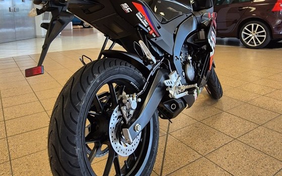 Neufahrzeug Aprilia RS 125 Replica - Bild 10