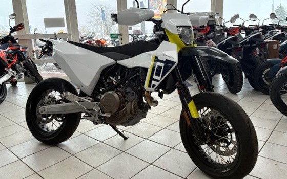 Neufahrzeug Husqvarna 701 Supermoto - Bild 10