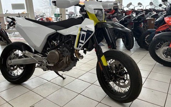 Neufahrzeug Husqvarna 701 Supermoto - Bild 12