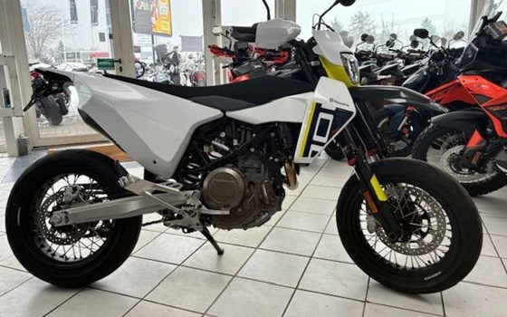 Neufahrzeug Husqvarna 701 Supermoto - Bild 6