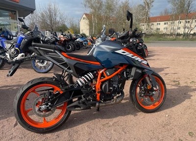 GEBRAUCHTFAHRZEUG KTM 390 Duke