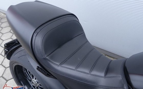 Gebrauchtmotorrad Ducati Diavel 1200 Dark - Bild 4